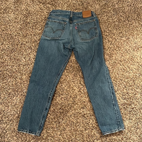 Levi’s Wedgie Ankle Jeans - Picture 8 of 8